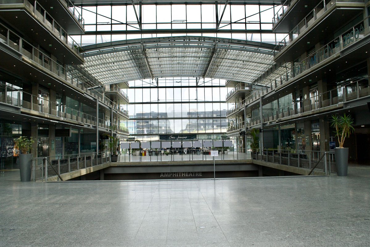 Prefet77's tweet image. 📍#Visite | Ce 21 mai, le Préfet Pierre Ory et des représentants de l’État ont visité l’#UniversitéGustaveEiffel à #ChampssurMarne, un modèle d’excellence et d’innovation au service des #villesdedemain 🌍🎓

#SeineEtMarne #EnseignementSupérieur #Recherche