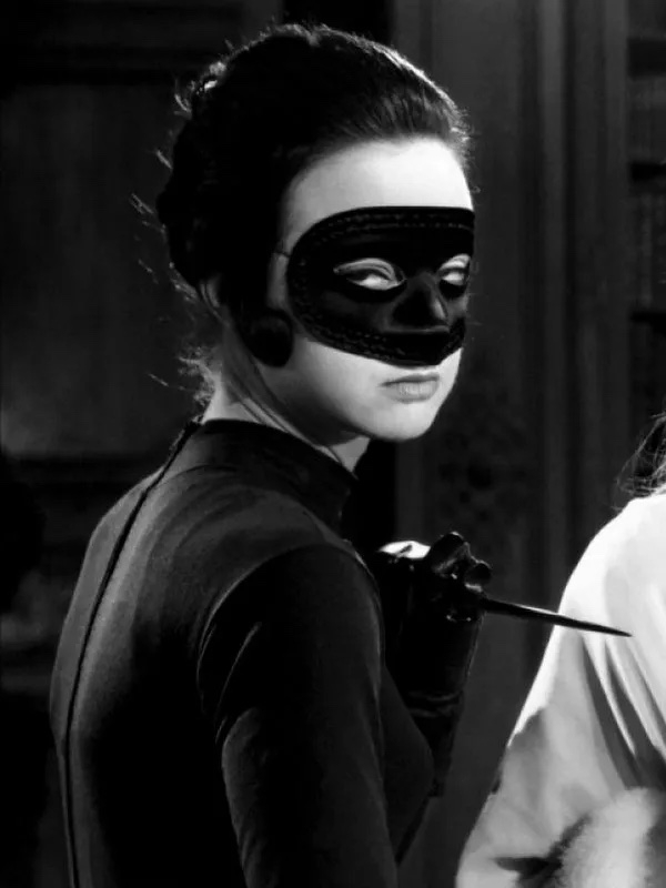 #ワケあって鑑賞が難しい映画xOK 
judex' 1963
日本版が無いのが残念
いつか完全な形で観たいので
あらすじも見ないようにしてる
ビジュアルだけでワクワクするな 