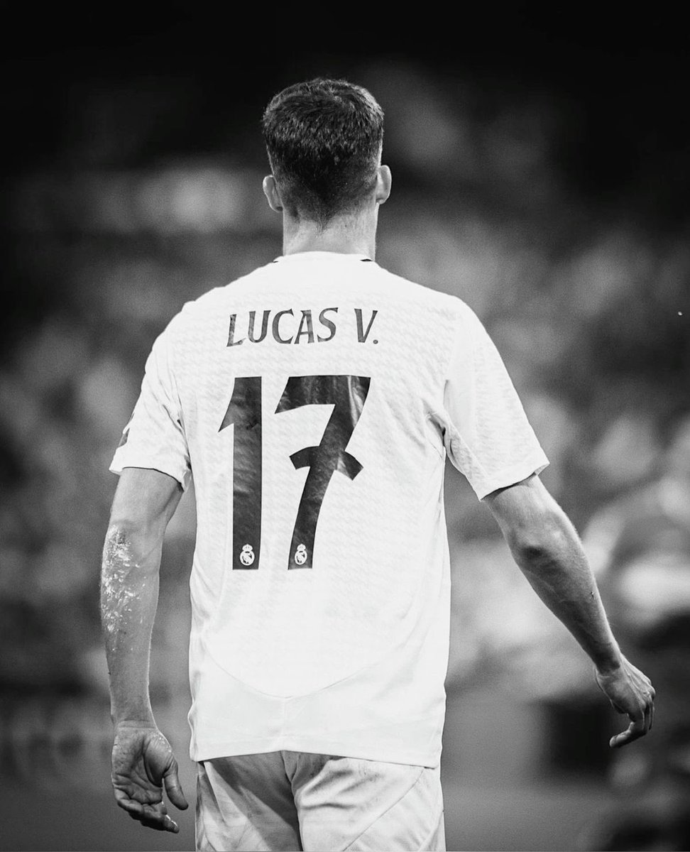 Basilio_rm's tweet photo. El Real Madrid quería renovarle un año más, pero Lucas ha dado un paso al lado.

Se va como llegó, sin hacer ruido, después de haberlo dado todo por el club de su vida.

Nunca criticaré a un tío que se ha dejado la piel y los huevos en cada partido, el fútbol tiene muy poca memoria, pero 5 Champions no se olvidan tan fácilmente. 

Grazas por todo Luquiñas, Hala Madrid 🤍