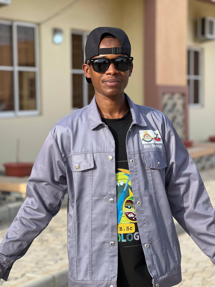 umar_nabature's tweet photo. Alhamdulillah Milestone achieved, Bsc.Geology Secured ❤️🎓🎊 https://t.co/JP5sy4NMJx