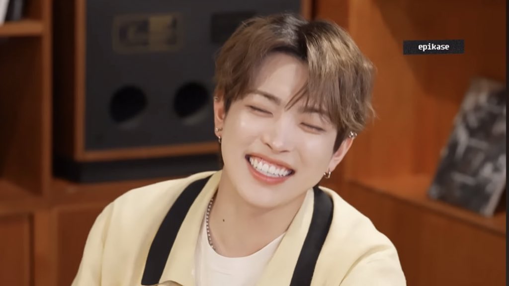 loveyeojoong's tweet photo. Esa sonrisa hermosa, el guiño, te amo Hongjoong 🫠💘
https://t.co/BtiQ3C4bxb