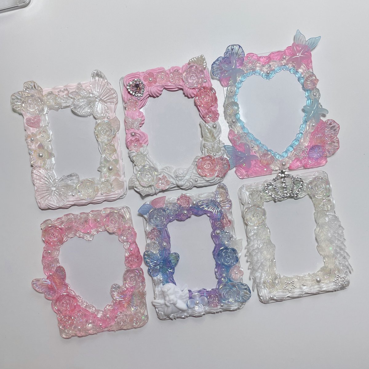 2beepStudio's tweet image. #2beepcustom ตัวอย่างเฟรมการ์ดวิปครีม🪿

 👚สั่งทำรองาน1-2วัน ( ไม่รวมจัดส่ง )
⭐️ราคาเริ่มต้น110-150 ส่งฟรี สามารถเปลี่ยนโทนสีได้นะคะ

  #ตลาดนัดเฟรมการ์ด #เฟรมการ์ดพร้อมส่ง #เฟรมการ์ด #เฟรมการ์ดราชนิกุล #เฟรมการ์ดเจ้าหญิง #เฟรมการ์ดวิปครีม