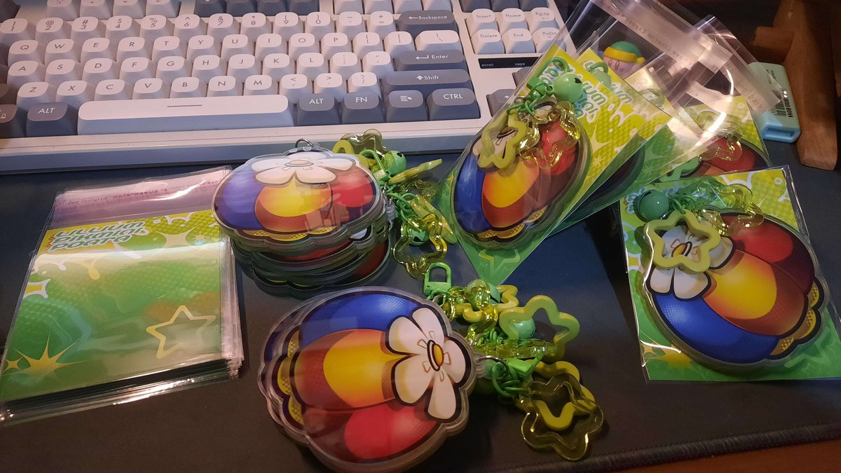 monotcchi's tweet photo. by now, i'm all done with packing ✉️✨this started out as merch for me to consume, but i hope to find more pikmin fans this weekend!! :"3 https://t.co/vqv7rHv5Jj