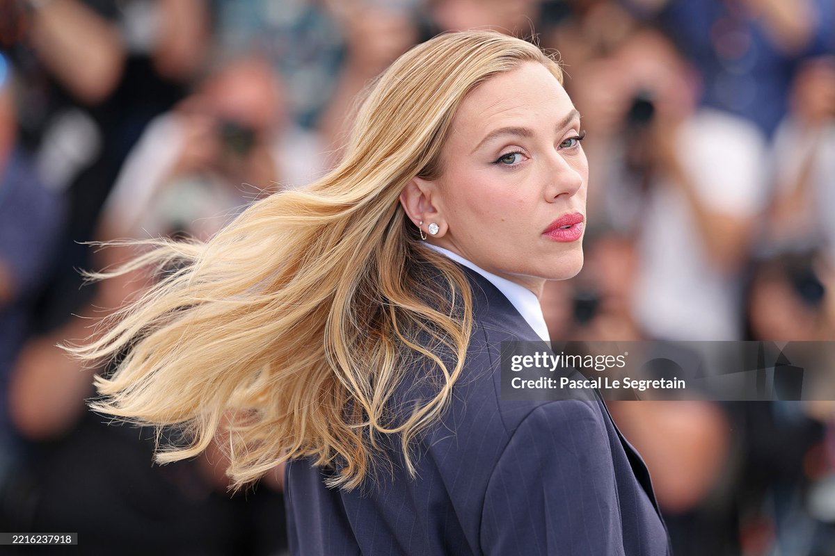 whatsupscarlett's tweet photo. Hair is hairing indeed 🤌🏻 https://t.co/bDMZfPmXp1
