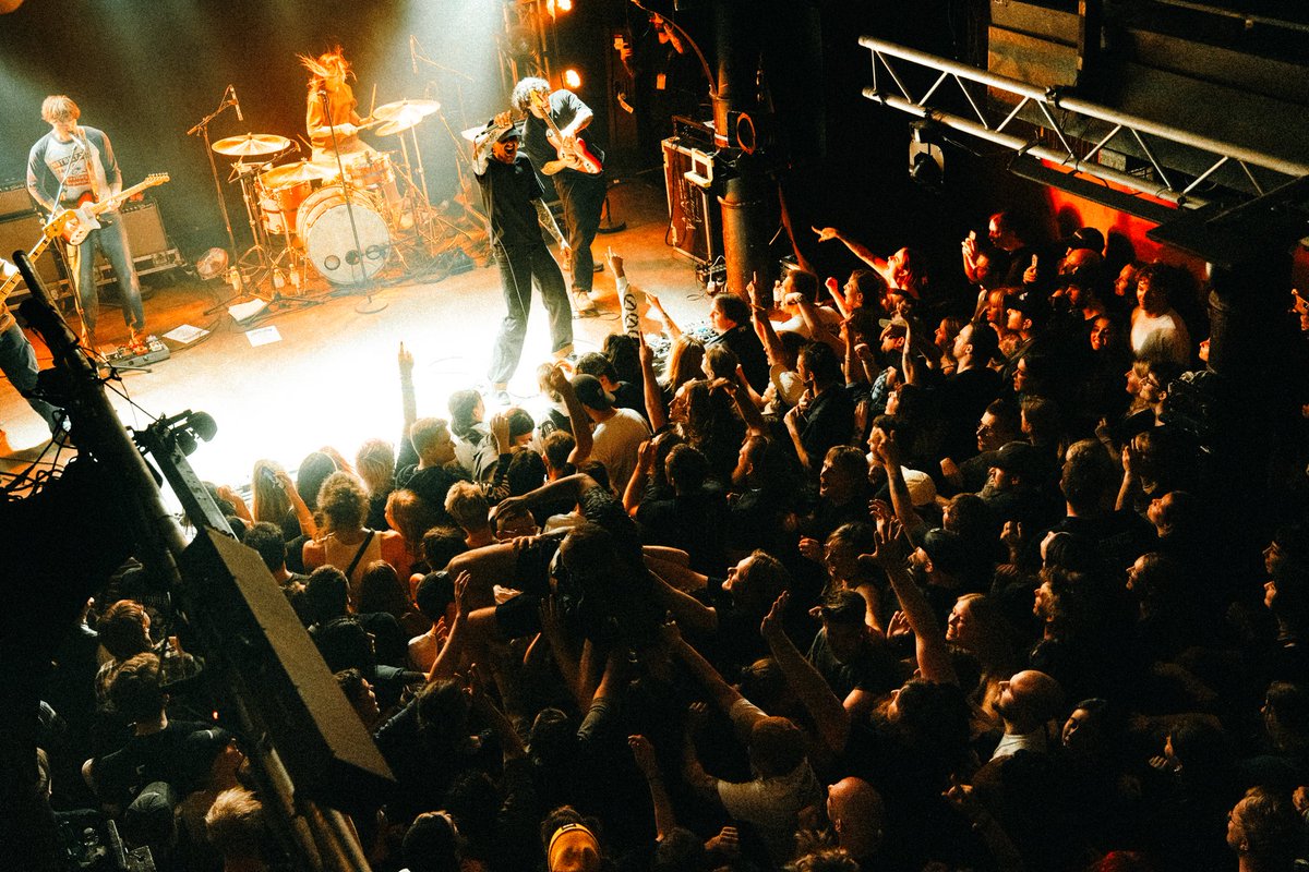 Thank you, Hamburg 🇩🇪

We now only have one EU show left TONIGHT in Utrecht, NL at TivoliVredenburg before Slam Dunk this weekend.

Low tickets available

photos by <a href="/anthnypurcella/">anthony</a>