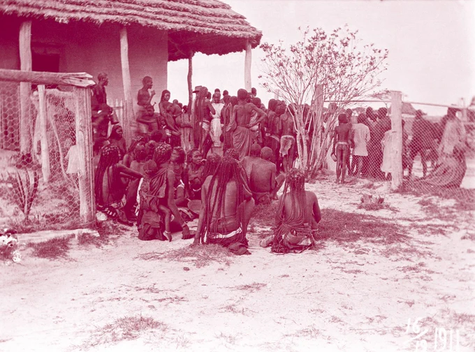 1908～1909年、オンドンガを飢饉が襲った。 このとき、現地の人々を支援したのはフィンランド人宣教師たちだった。 彼らはキリスト教徒のみならず、非教徒にも食糧の援助を行った。