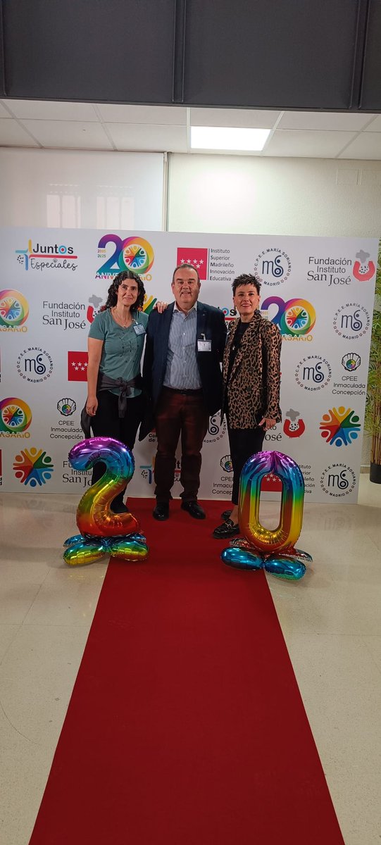 mercepena3's tweet photo. @MasjuntosEE @YouTube Un éxito de Jornadas!!! 👌😍
Muchas gracias a Eva Cabanillas, Directora del ISMIE por su cálida acogida y gran generosidad siempre!!!!💖🎁
Muchas gracias a Yolanda Sánchez, Jefa de Unidad Técnica de Educación Especial de Consejería, por acompañarnos e inaugurar los 20 años💕 https://t.co/Gu7ouhta6D