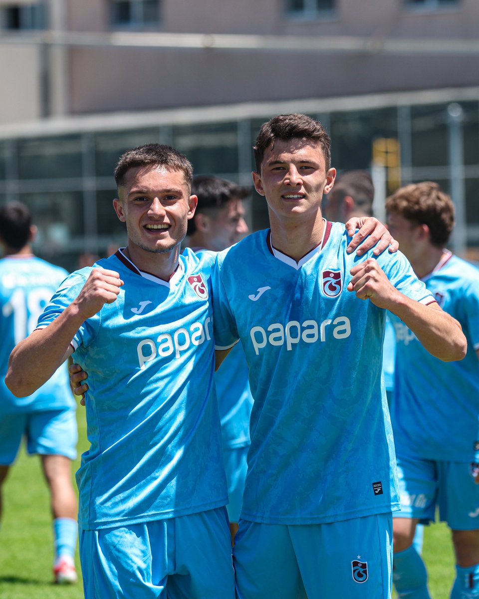 Kayserispor'u 3-1 mağlup eden Trabzonspor, U19 Ligi'nde şampiyon oldu.