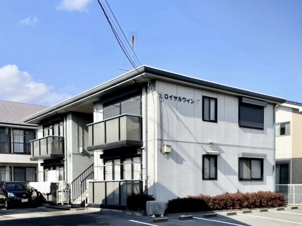 Estwayroom's tweet photo. ／
 積水ハウス施工で耐震性⭕️
＼

#ロイヤルウィング
はイオンタウンが目の前の希少物件✨ 

【🈵満室】
場所 栃木県真岡市大谷新町
間取り 3DK 各4室
真岡駅 徒歩9分

全室角部屋、敷地内ゴミ置場、
独立洗面台、都市ガス✨

🅿️各世帯2台分確保
買い物施設充実のファミリー物件🙆‍♂️

#真岡市
#部屋探し https://t.co/K8YQzfk8HO