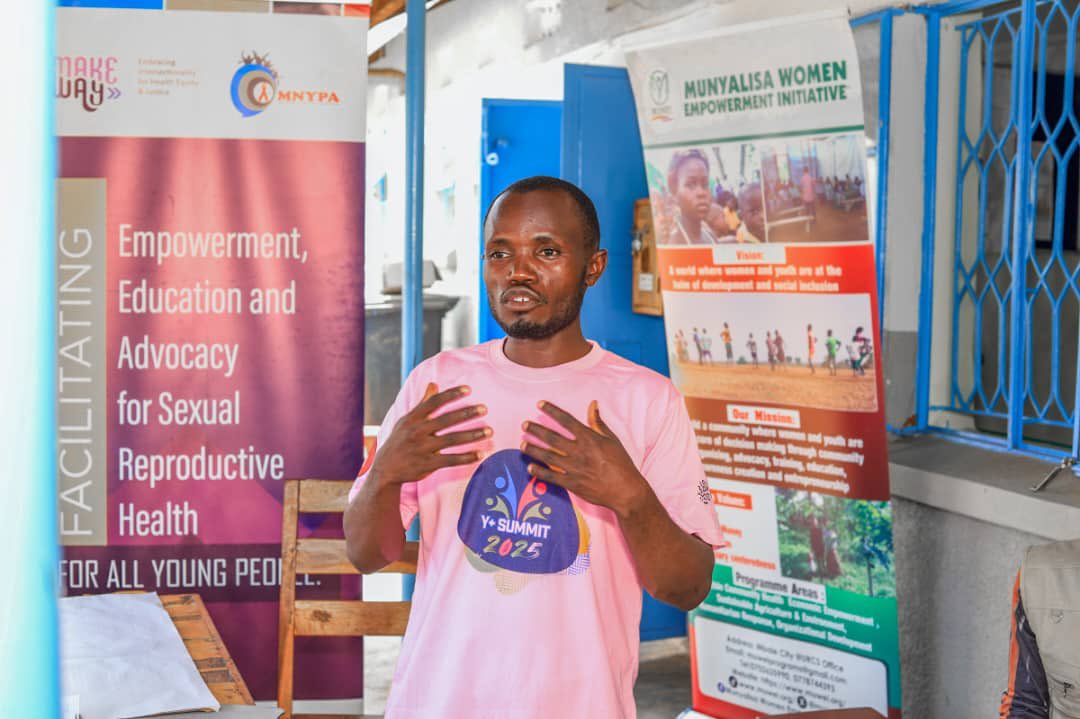 MNYPA1's tweet photo. The amazing ''Team Moscow'' held sessions at Namakwekwe HCIII with Stepping Stone facilitators, who highlighted the challenges youth face in accessing quality health services all through the lens of “The Power of Love” in Combating HIV, My Way.
#WeAreMNYPA https://t.co/9Xe7LsAi7k