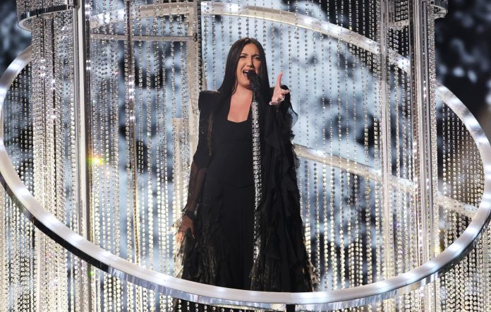 da_snos's tweet image. Saying that when THIS downgrade exists is a choice