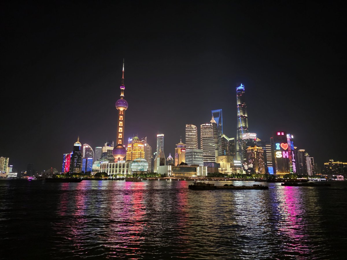 Shin_NBELab's tweet photo. It was a fantastic 7th neurotechnology innovation forum in Shanghai. Thanks to Shouyan for great invitation. Also will miss the beautiful night view of the city. https://t.co/zAM059ra3V