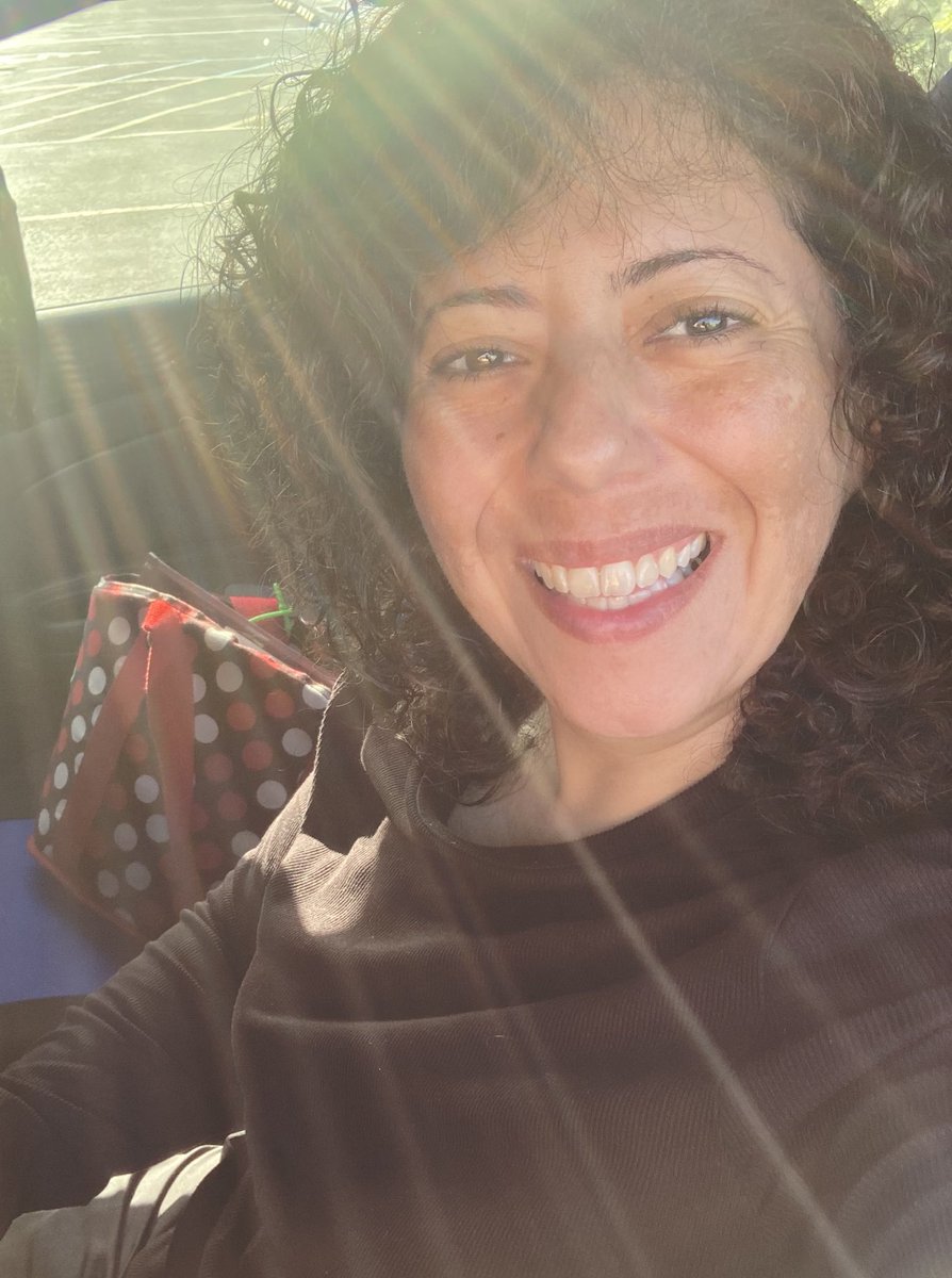 I’m terrify of posting this but here it gores 

This is me, no makeup, no filters just me and the the Caribbean Sun blinding me 😂