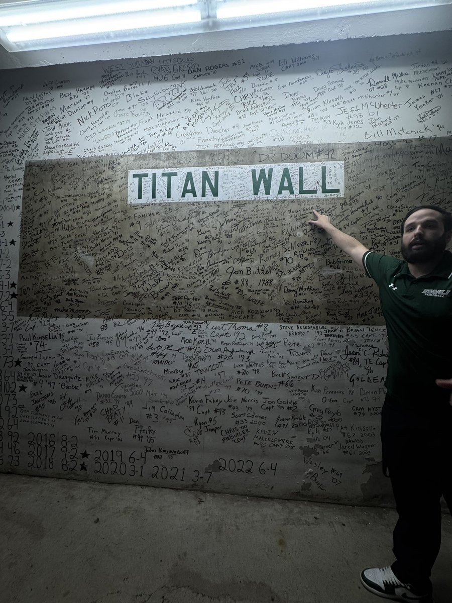 tadhgw00's tweet photo. Had a great time last week @IWUTitanFball loved hearing about to culture and walking around campus. Thank you @CoachFlood1 

@EDGYTIM @CoachBigPete @PrepRedzoneIL @OLCHS_football https://t.co/7X03hQKXMU