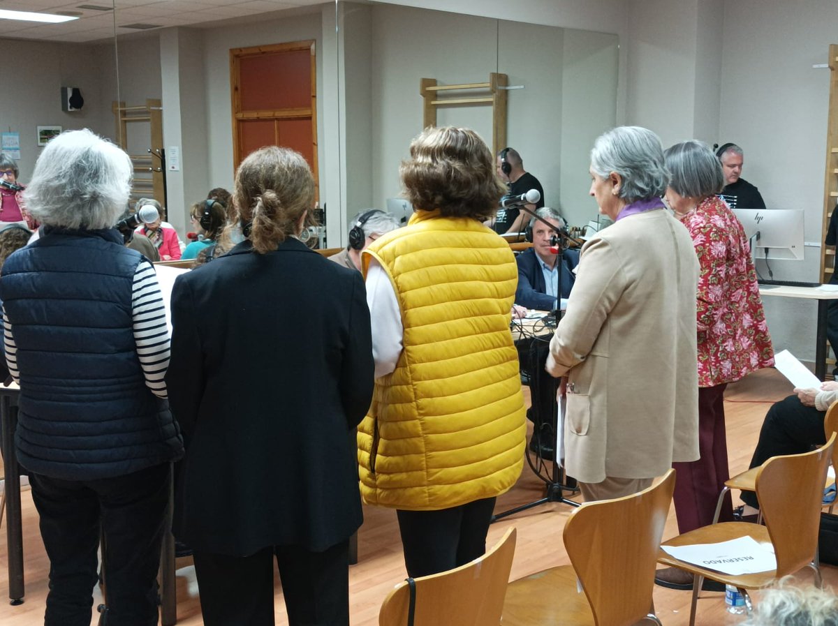 Grabación del Programa "Juntos paso a paso" de <a href="/rne/">Radio Nacional</a> en el CSPM Covadonga. Contamos con la presencia de <a href="/GobAsturias/">Principado de Asturias</a> y <a href="/FundlaCaixa/">Fundación ”la Caixa”</a>, además del grupo de Amigos Lectores que actuaron con un microrrelato radiofónico haciendo las delicias de los/as asistentes!
#RNE #fundacionlacaixa