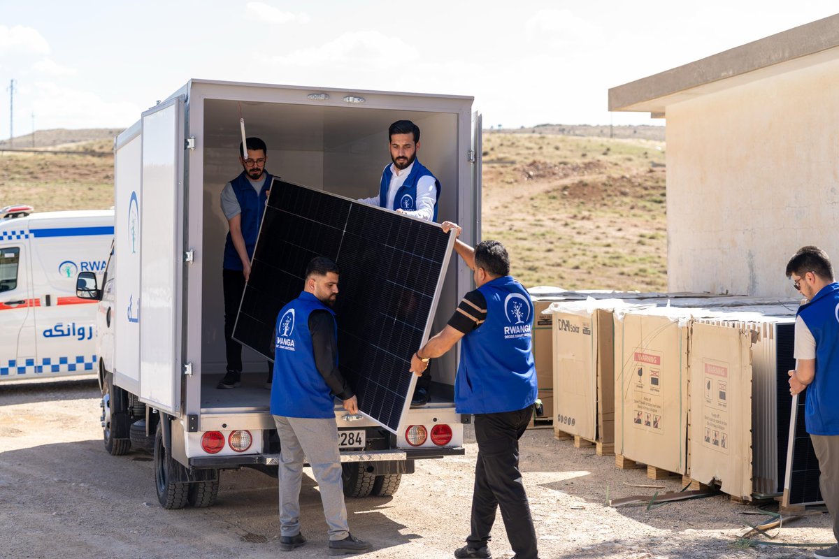 emanjafff's tweet photo. In an environmental project the Rwanga Foundation has taken the initiative to provide a solar energy system for the village of Gulek - Harir.
#Rwanga #RDN #kurdistan #kurdishnews #environmentalproject #environment #SolarEnergy https://t.co/Lx3JRotGR4