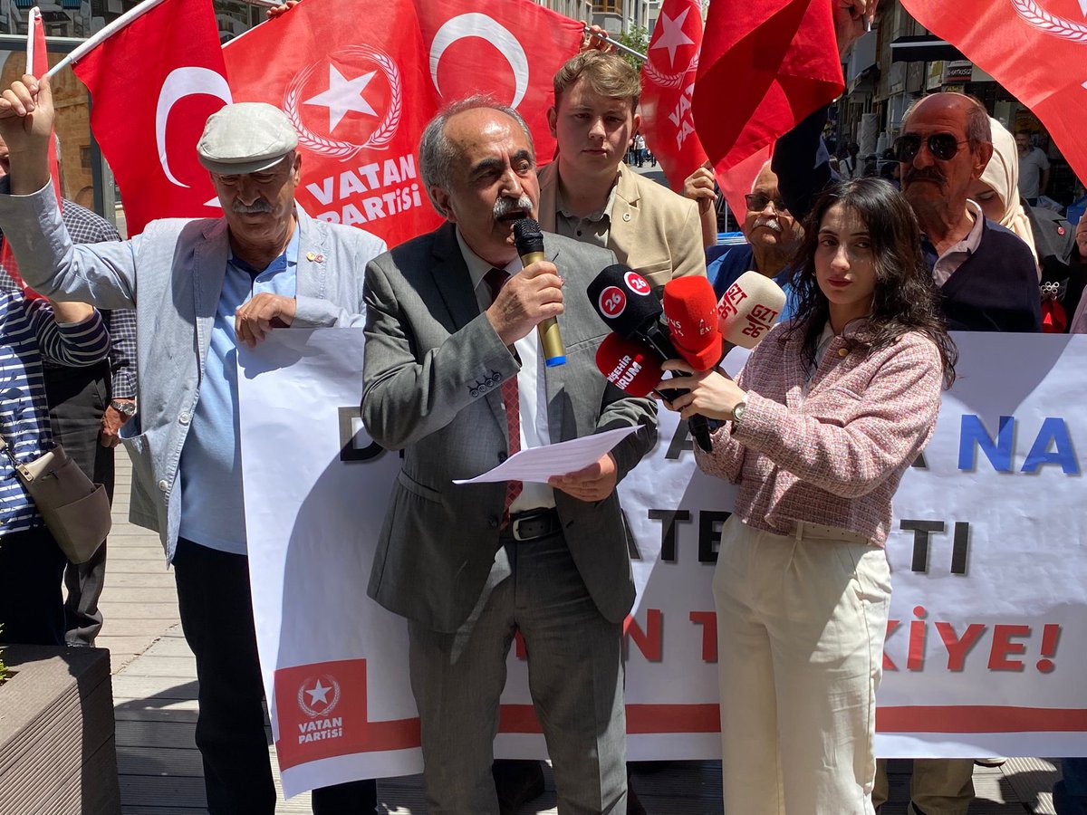 VatanPartisi26's tweet photo. ABD ve NATO, Edirne sınırımıza dayanırken susmuyoruz.

Türkiye’yi hedef alan Dedeağaç tatbikatına karşı yüce Türk milletini uyanmaya çağırıyoruz.

Eskişehir’den basın açıklamamızla bir kez daha ilan ettik:
Dedeağaç’taki tatbikata karşı, 24 Mayıs’ta Edirne’deyiz! https://t.co/NVq95yXFhD