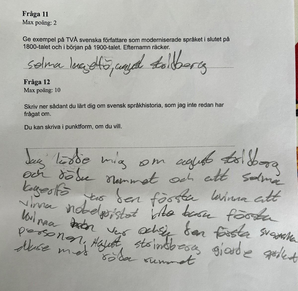 Drar mitt strå till stacken. Prov i språkhistoria, svenska årskurs 7. 
(Och klanka nu inte på handstilen eller avsaknaden av stora bokstäver - det ska jag arbeta vidare med) #bildning #skola