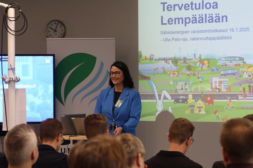 ⚡Innovative energy storage in action!⚡

Lempäälä House now runs on solar panels &amp; second life EV batteries – a leap in circular energy!

TREASoURcE &amp; SIX Power event in Lempäälä showed there’s high demand for more on battery reuse.🔋

Read more 👉treasource.eu/energy-storage…