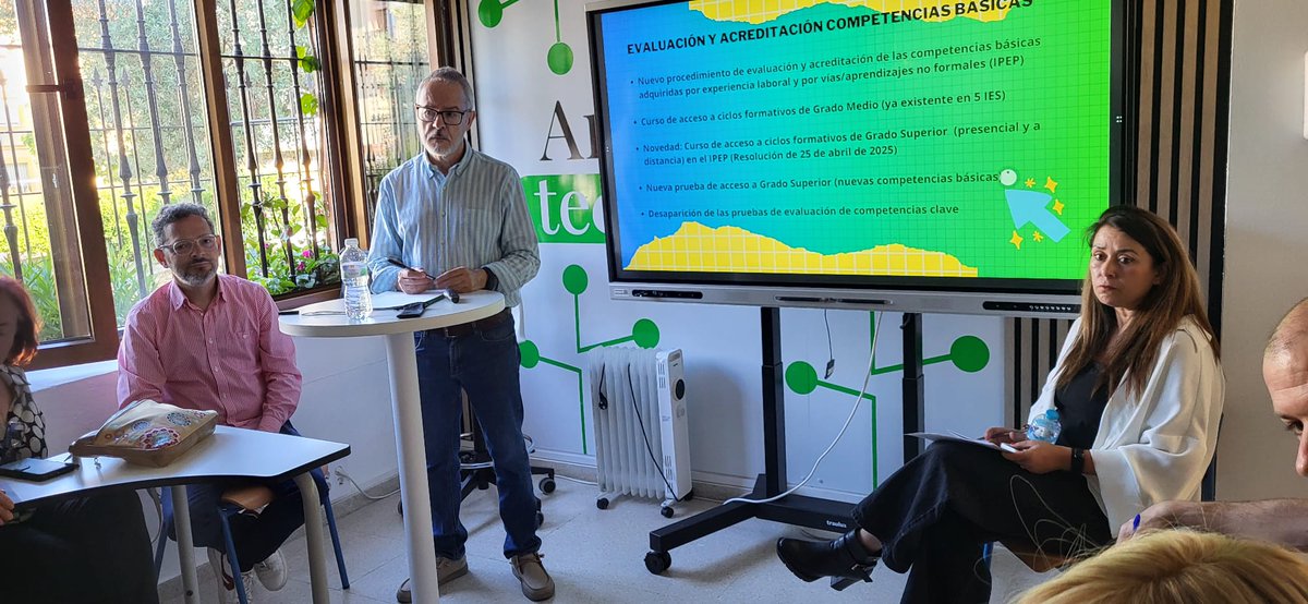 CEPdeSevilla591's tweet photo. Reunión de equipos directivos Red 2 de @edpermanente. Evaluamos la formación del profesorado y conocemos sus demandas. Gracias @musoangel por darnos la oportunidad de participar y al @ceper_Ribera por vuestra excelente acogida. @CEPdeSevilla @EvadeGloria @DG_IFP @cepcastilleja https://t.co/zzzcFa7Qm0