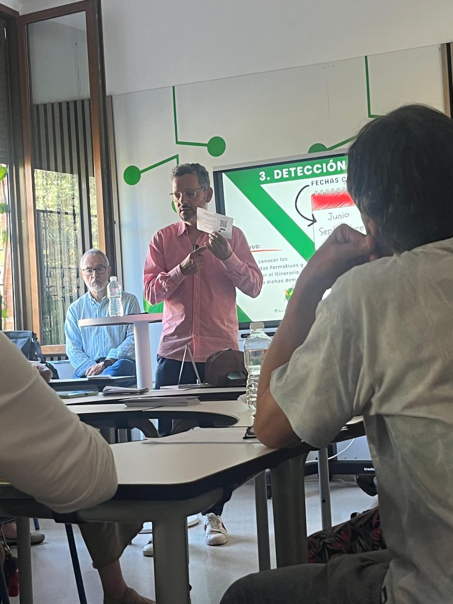 CEPdeSevilla591's tweet photo. Reunión de equipos directivos Red 2 de @edpermanente. Evaluamos la formación del profesorado y conocemos sus demandas. Gracias @musoangel por darnos la oportunidad de participar y al @ceper_Ribera por vuestra excelente acogida. @CEPdeSevilla @EvadeGloria @DG_IFP @cepcastilleja https://t.co/zzzcFa7Qm0