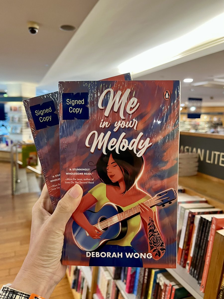 PetiteDeborah's tweet image. At Kinokuniya KLCC today, gripping last two signed copies of my ME IN YOUR MELODY!!! By this August my book-kid turns a one-year-old toddler, ‘still alive & sneaking’ around the publishing industry! 🤣☺️😅 Still feeling surreal thinking about this.
Grab ‘em b4 out of stock 💝
