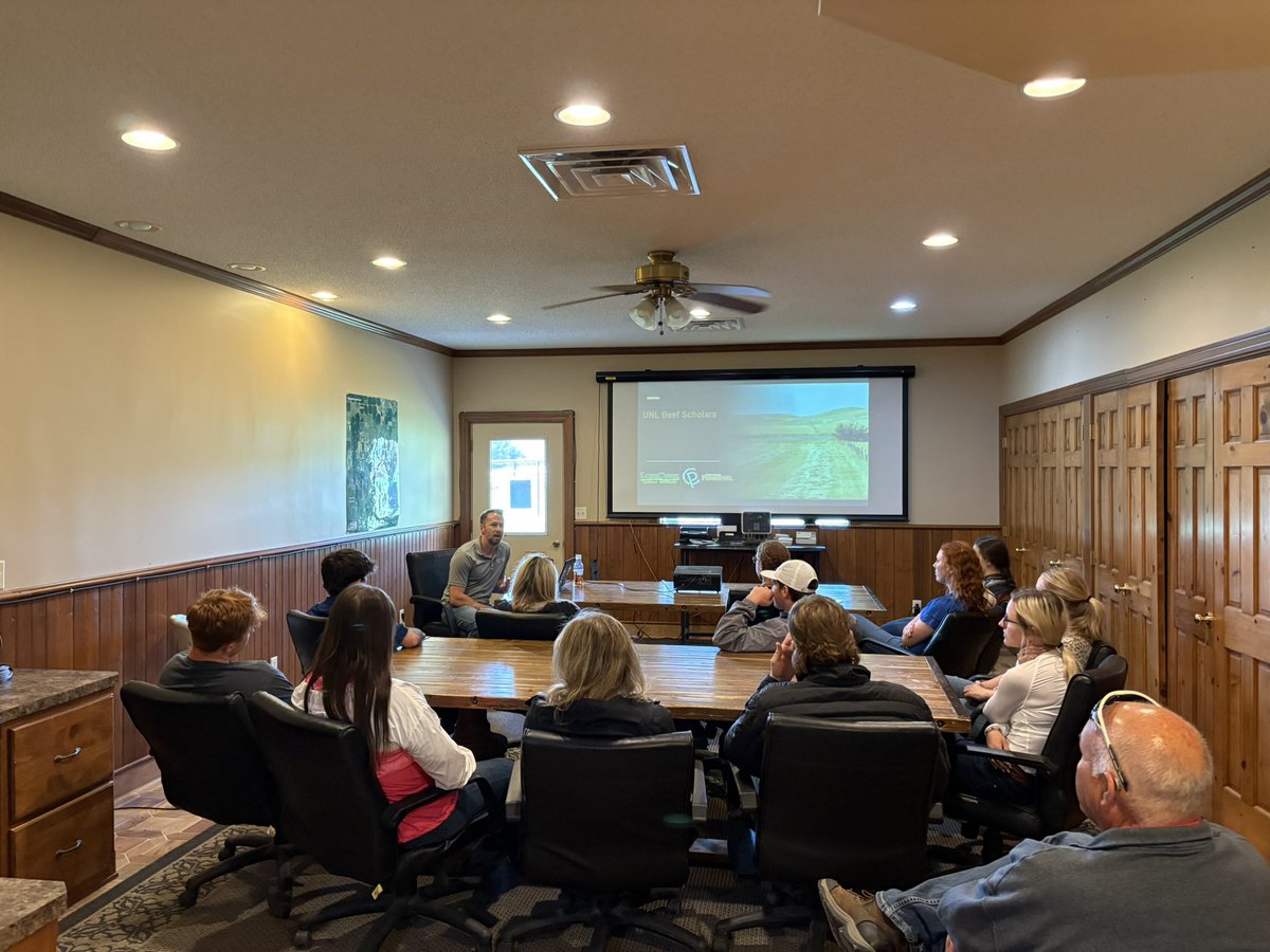 kacie_mccarthy's tweet image. 2025 Study Tour w/ @unlbeefscholars
Lone Creek Cattle Co.
Learned about the unique traits of the Piedmontese breed and how they are carving out a niche in the beef industry.
Highlights =
Breeding and bull lease programs
Niche marketing of grass-fed, grass-finished beef