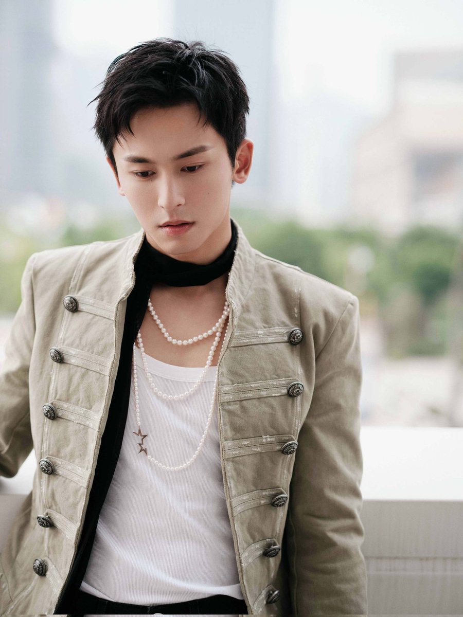 kreang007's tweet photo. คนน่ารักกับไข่มุขเข้ากั๊นเข้ากัน😘😘💙♥️
#จางเจ๋อฮั่น
#张哲瀚
#ZhangZhehan 
#ZhangZhehanไม่ใช่ZhangSanjian https://t.co/Kc6d36FbVb