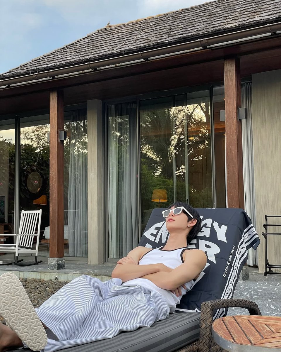 ppurpleur's tweet image. papa bigbig ฮีเสิร์ฟละ ㅠ ㅠ ตัวใหญ่ ไหล่กว้าง กล้ามหนามาก ยิ่งใส่แขนกุดยิ่งชัด ม่ายมีหมาบ้อกแล้ว มีแต่หมาป่า 🐶❤️‍🔥

𖡼🕹️⋆ @ppoohkt #ppoohkt ❀ ࠬܓ