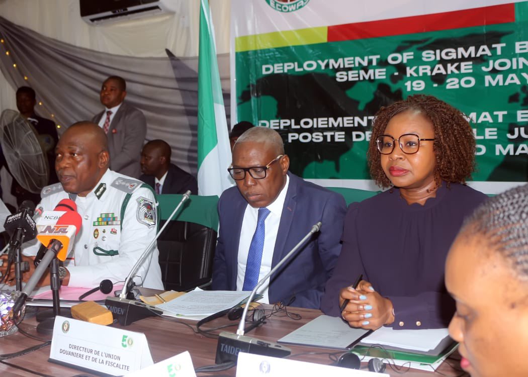 voiceofnigeria's tweet photo. Nigeria Customs Service has launched the Interconnected System for the Management of Goods in Transit SIGMAT pilot scheme at the Seme-Krake border, marking a major step towards harmonised Customs operations across ECOWAS.#WestAfrica #CustomsInnovation #SemeKrake https://t.co/eOcxSOUknl