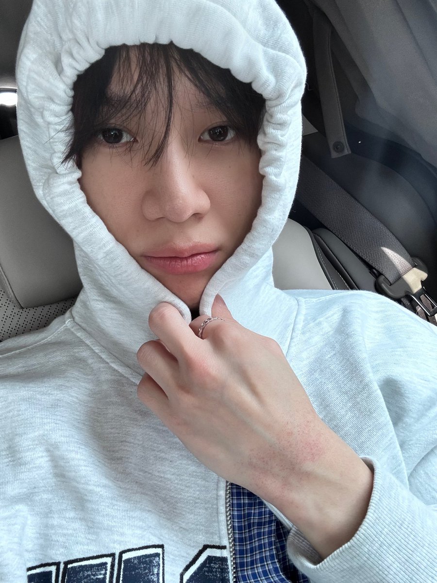 taemlovi's tweet photo. like father like son https://t.co/d11fEyra0B