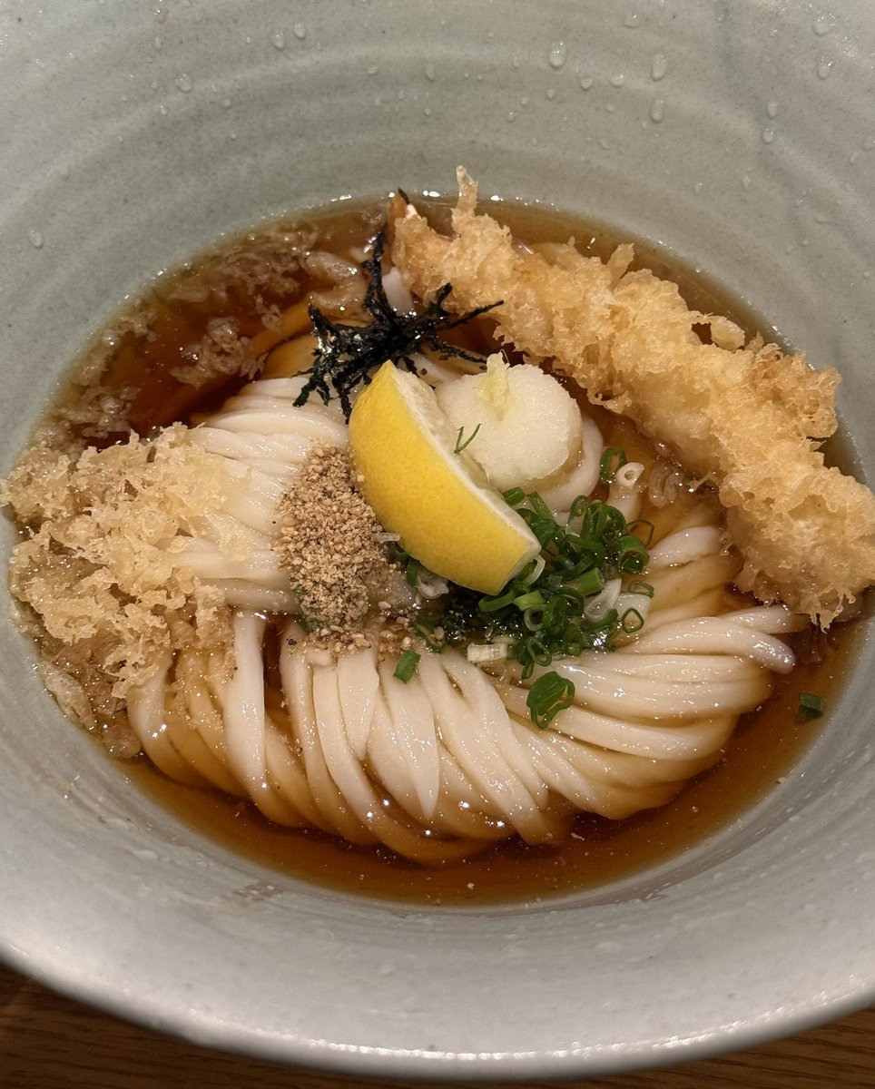 aoueoi's tweet photo. 여름 필수 코스 
우동카덴 먹고 토마토빙수 먹어줘야함 https://t.co/MiuAAsKKWx