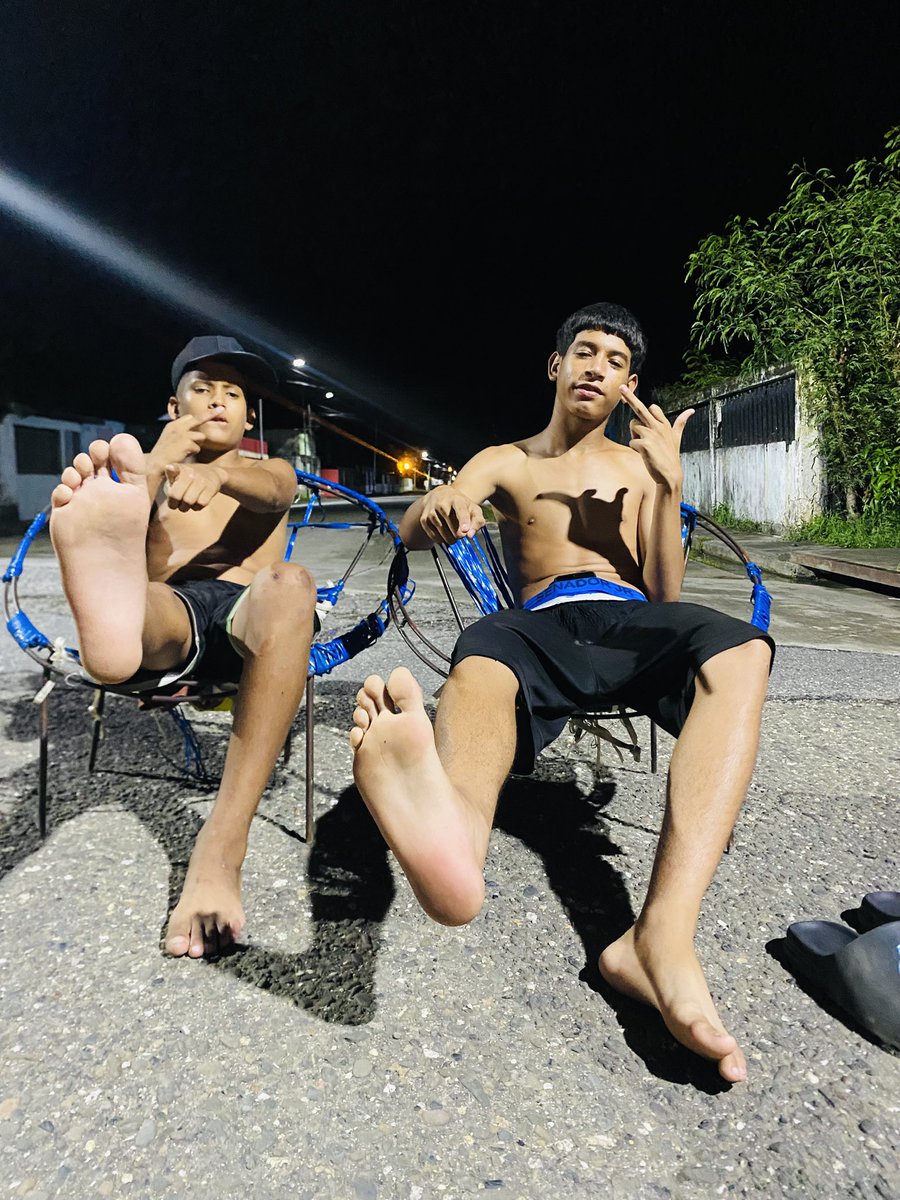 Santiago2773899's tweet photo. Come and adore us, loser, we are your weakness, beautiful feet🔥

@morrochacal @rt_feet @GemnasRosales @Ladsrack @Juninho43906498 @slave_here @promocion_pies @piesmasculinosf @officer_rt @HellGodsPro @FatAndUglySlug @MerretWill @ce43032 @Sebastian14840 @lets_go3 @TorreyesGabriel https://t.co/KGHfF1gDHL