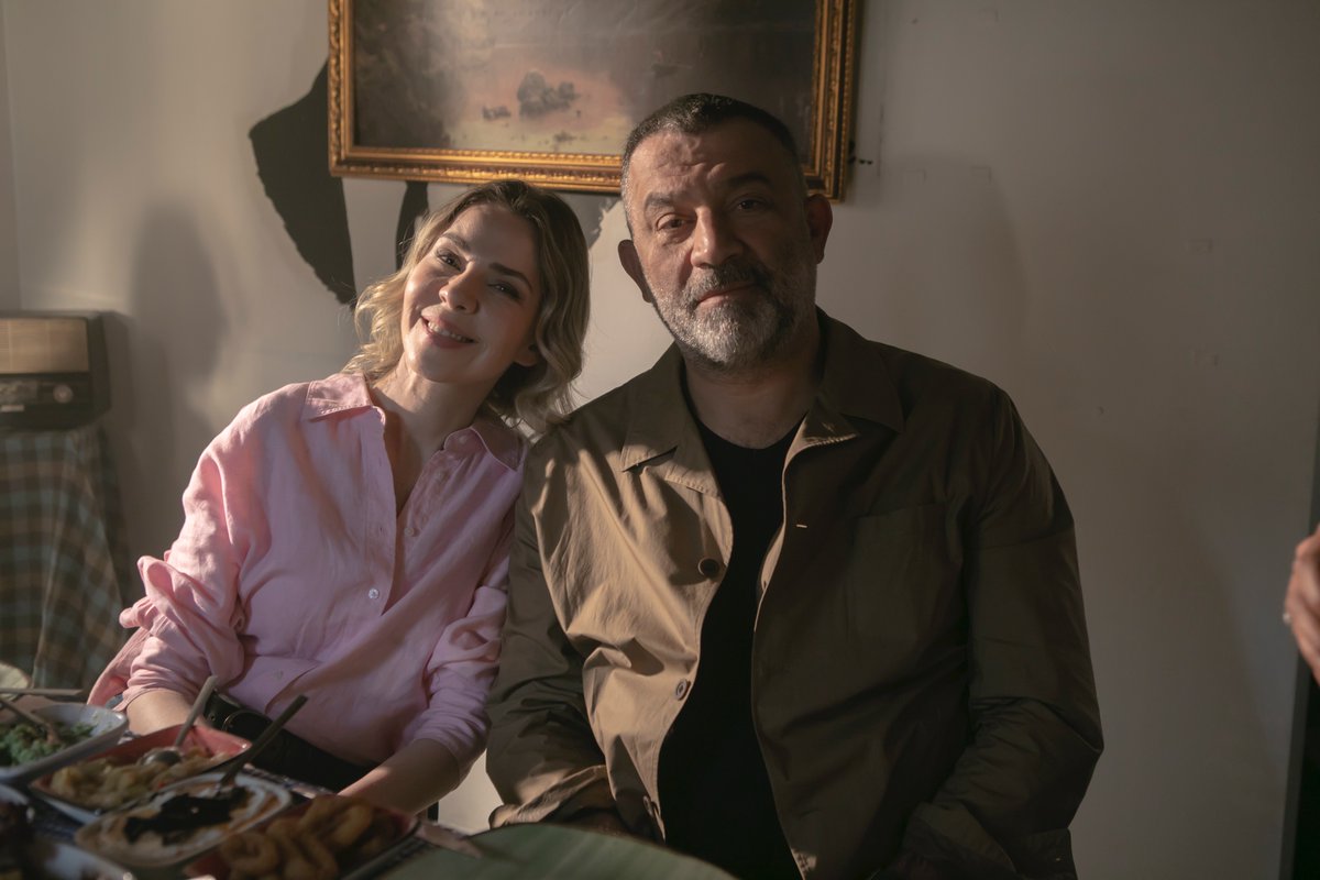 arkaasokaklarrr's tweet photo. Fotoğrafın orijinali de burada! 🫶🏻 #SelMes

@KanalD @DMediaOfficial https://t.co/ZJp7DWC4qk