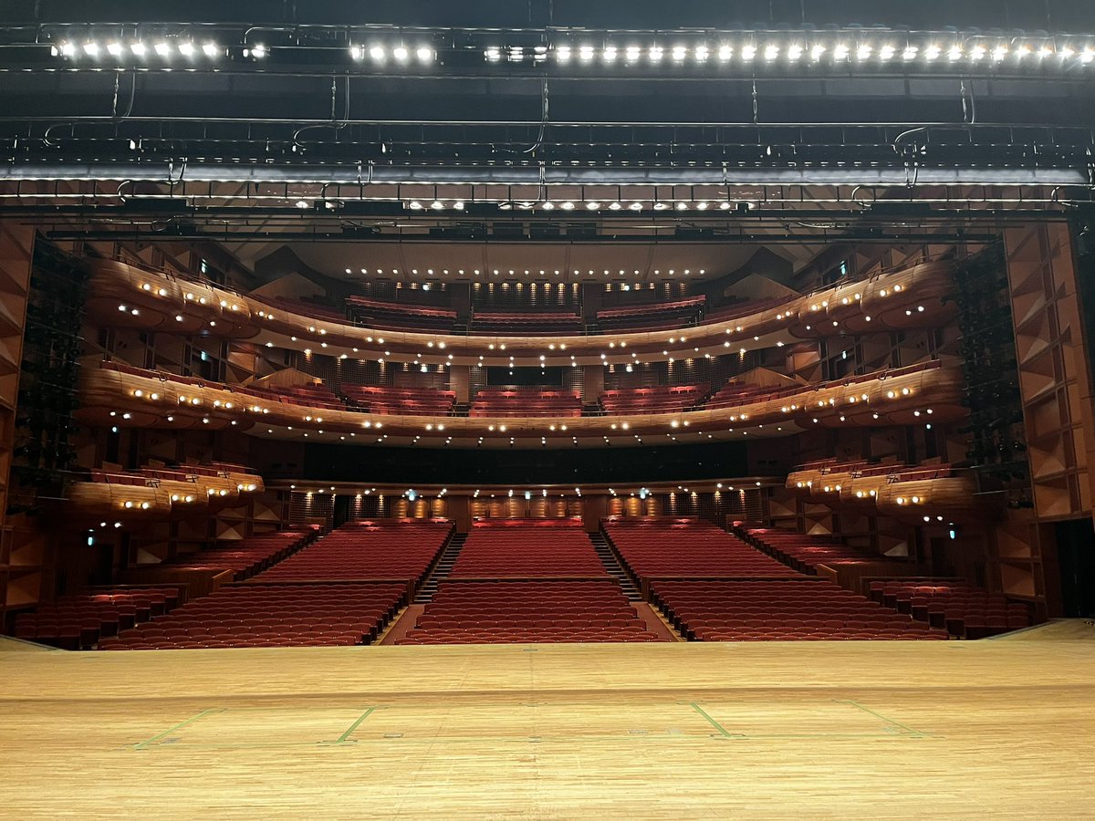 舞台はすっかり空っぽに。
#ミュージカルフランケンシュタイン 2025全公演皆様にお届けすることができました。
応援してくださった皆様、本当にありがとうございました。
またお会いできるその日を夢見て。

お話、おしまい。