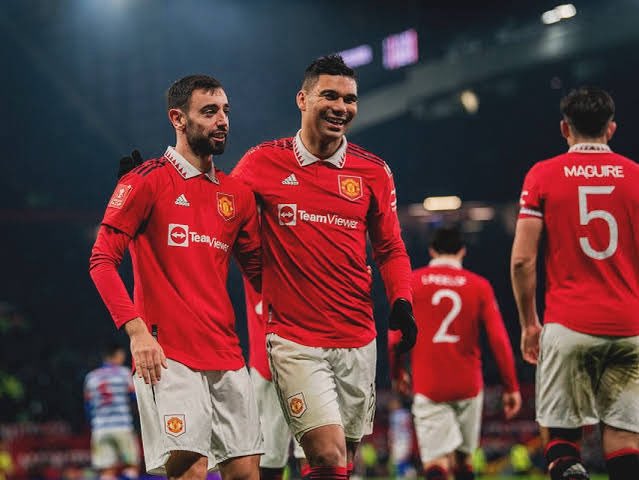 nsendoor's tweet photo. 🚨 BREAKING: Bruno 🇵🇹 and Casemiro 🇧🇷 both START for Man Utd in the Europa League final vs Tottenham at San Mamés tonight! Our warriors are ready to lead the Red Devils to glory. Let’s unite and make history! ❤️ #MUFC #UELfinal #RedDevils #WeAreUnited https://t.co/oQtXY92REa