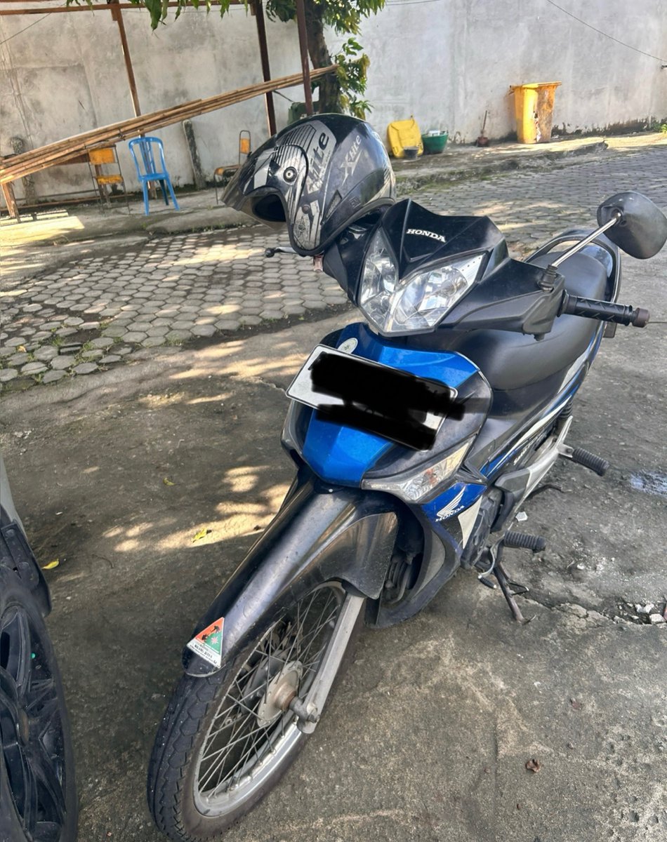 tyodenzo's tweet photo. Motornya jelek kak jangan mau diajak ketemuan
KALAU NGOMONG GEDE
NGAKU BAPAKNYA ANGGOTA DPR PADAHAL SALES SPARE PART
NGAKUNYA IBUNYA DOKTER PADAHAL JUALAN SAYUR
KASIHAN ORANG TUA DIBEBANIN MASALAH TERUS AMA DIA https://t.co/N152piCvsm