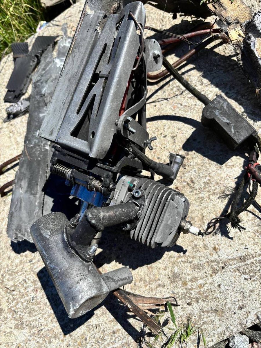 Russia has begun using new kamikaze drones that select targets and carry out strikes without operator involvement.

These drones can fly up to 100 km from the front line, are equipped with cameras and computer vision, operate without GPS, and independently decide when and where