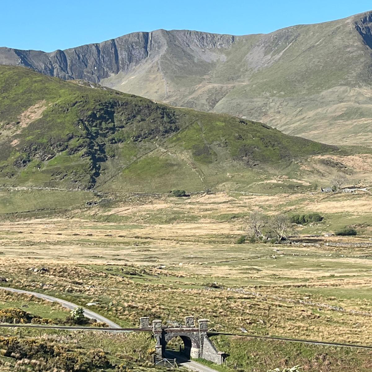 ChallengeC's tweet photo. From Enfield to the summit of Snowdon ⛰
32 from @BrowneGroupUK took on the Llanberis Path in support of @CHUMSCharity — and smashed it.
Proud to support such a brilliant team with Challenge Central.
#SnowdonChallenge #CHUMSUK #TeamTrek #ChallengeCentral https://t.co/fcFfiD5v1X