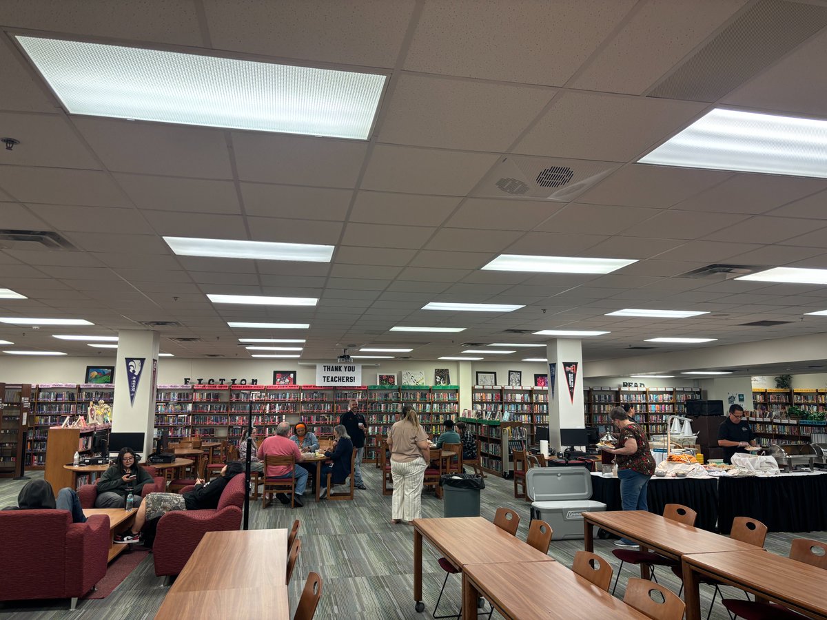 NGRaiderLibrary's tweet image. Teacher Appreciation Week in the Library!
😀Teacher Appreciation Luncheon provided by our @NGHS_Raiders admin!
🍎FTI students read books to ALE students &amp;amp; helped them complete a craft ✂️ ALL students had fun &amp;amp; a great way for FTI to gain skills working w/ students!