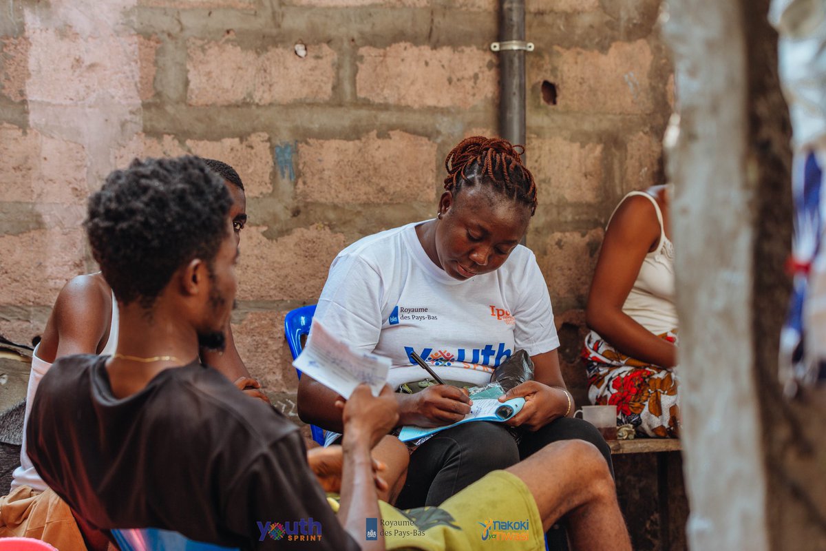Youthfim's tweet photo. ⛔️ C'est dans le cadre du projet d'amélioration d'accès à l'information et aux #SCACF avec @MakokiYaMwasi, que nous organisons des sensibilisations portes à portes dans la ZS de Kingabwa en faveur des Jeunes sur leurs #DSSR et les orienter vers les prestataires des soins. #AI2SR https://t.co/mySyJTtqOZ
