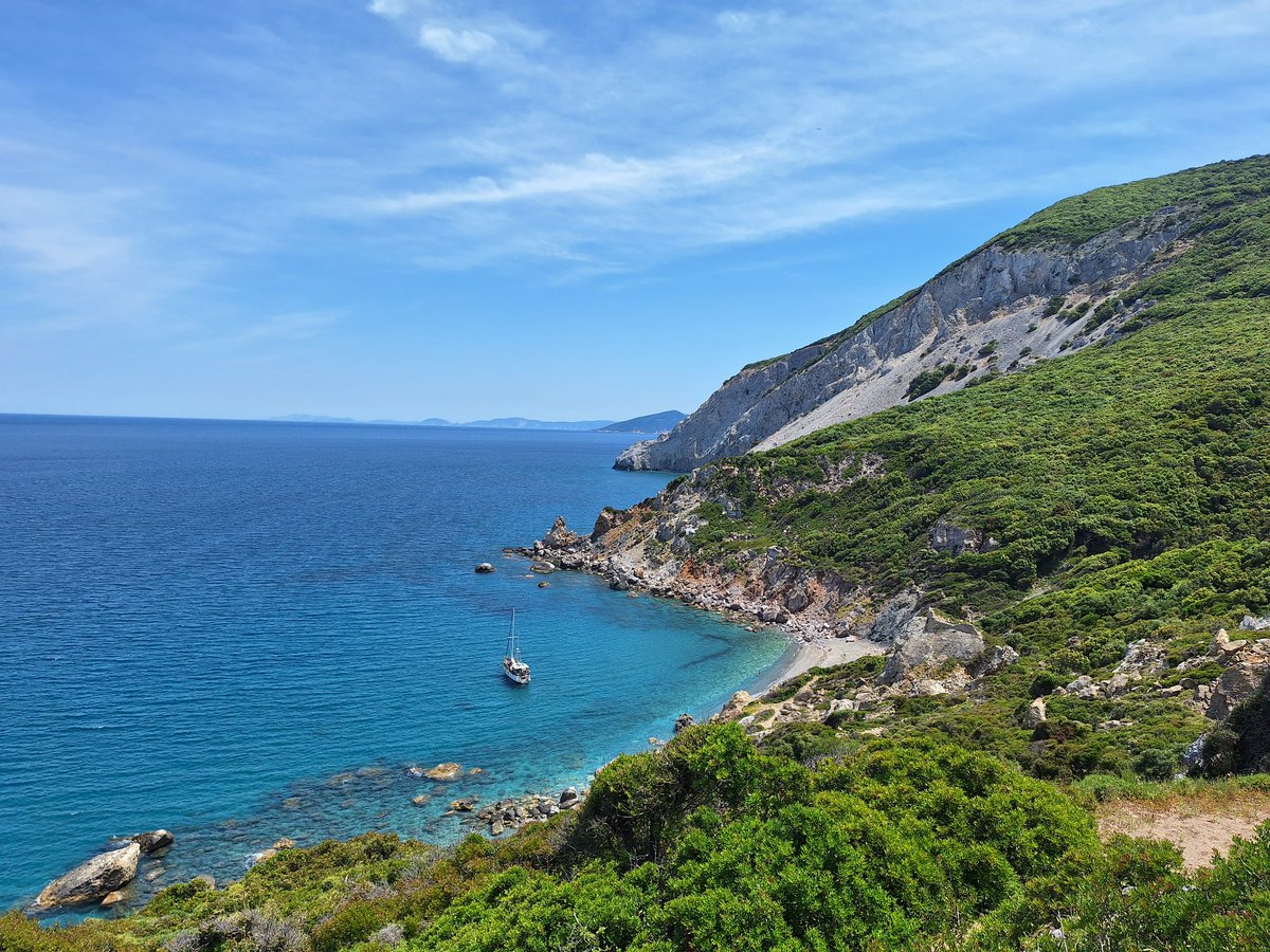 Day 6 in Skiathos, Greece.

7 hour boat trip visiting beaches and Kastro, Skiathos old town.

Now on 50 sp.

5 Crag martin, 1 Blue rock thrush, 8 Alpine Swift, 6 Eleonora's falcon, 4 Sardinian warbler, 2 Eastern Subalpine warbler.