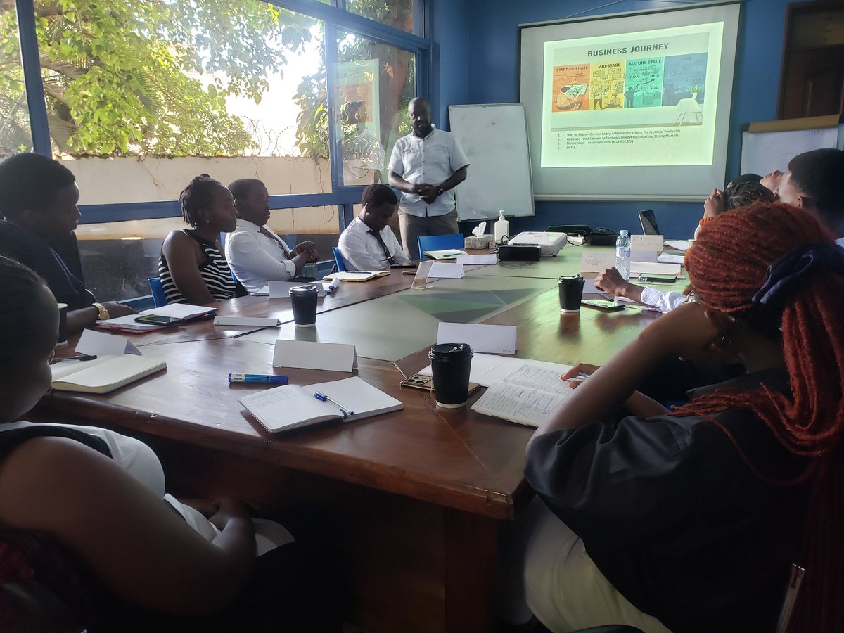 skasenge1's tweet photo. #MakingStudentsWorldReady - Season 8

Surviving in Business Above All Odds - Presentation By: Mr Paul Ekudu

The students today are taking an in-depth understanding of a Business Journey and how to survive amidst all possible threats. KSKFOUNDATION https://t.co/h3jmkrLiyy