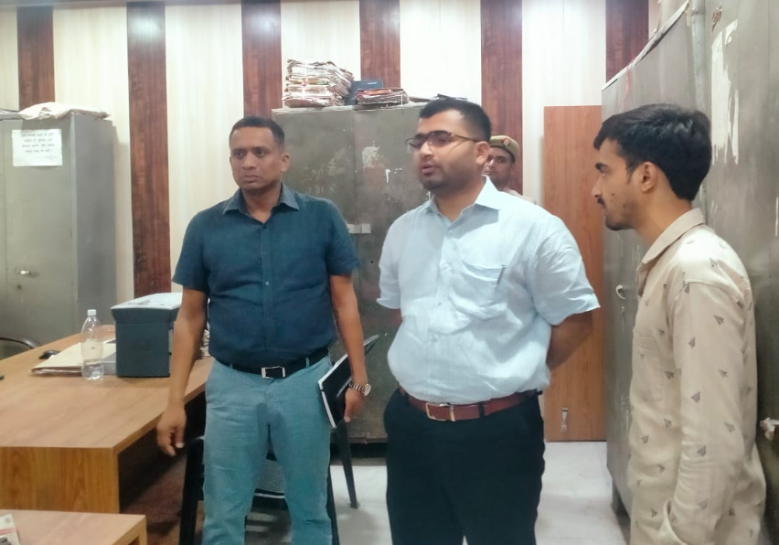 जिला बेसिक शिक्षा अधिकारी के कार्यालय का निरीक्षण कर दिए गए आवश्यक दिशा निर्देश। #Aligarh #UttarPradesh