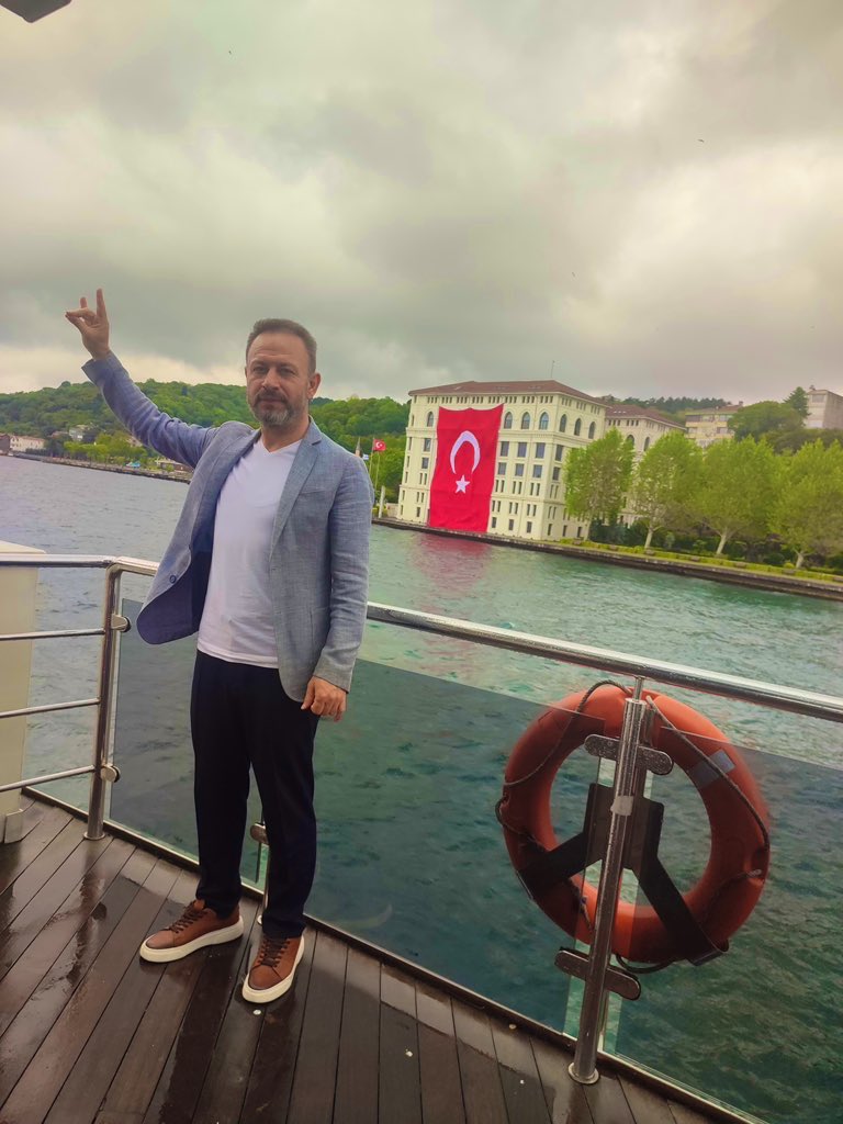 GrselDemir's tweet photo. Biz kimsenin kayığına binmeyiz.
Bizim sarsılmaz Teşkilat Gemimiz var…🇹🇷

Yaşasın Teşkilat 
Var Olsun Devlet🇹🇷 https://t.co/N3MQN1Rj5E