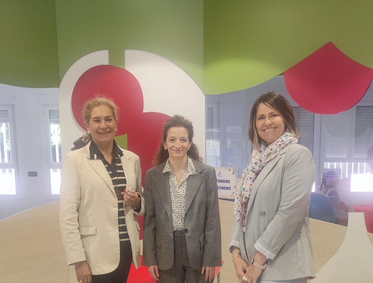 Visitamos los nuevos espacios innovadores de Educación Infantil del Colegio Rosa Molas. 
La cohesión entre su proyecto pedagógico (formación del profesorado en metodologías activas) y el arquitectónico fomentan el aprendizaje y la motivación de sus alumnos.