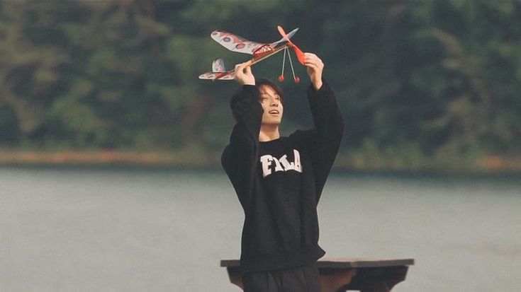 nardahatake's tweet photo. 𐙚•—TAEKOOK AU | "Purpose"

Kisahnya sederhana—Keduanya cuma mau ketenangan dan kebahagiaan. Namun, cara yang orang sekitar mereka mau sedikit mengejutkan. Ini kisah tentang Aksara yang diminta untuk temani dosennya sehidup semati dalam ikatan suci pernikahan.

——
by nardahatake https://t.co/tXLz3X5o2w