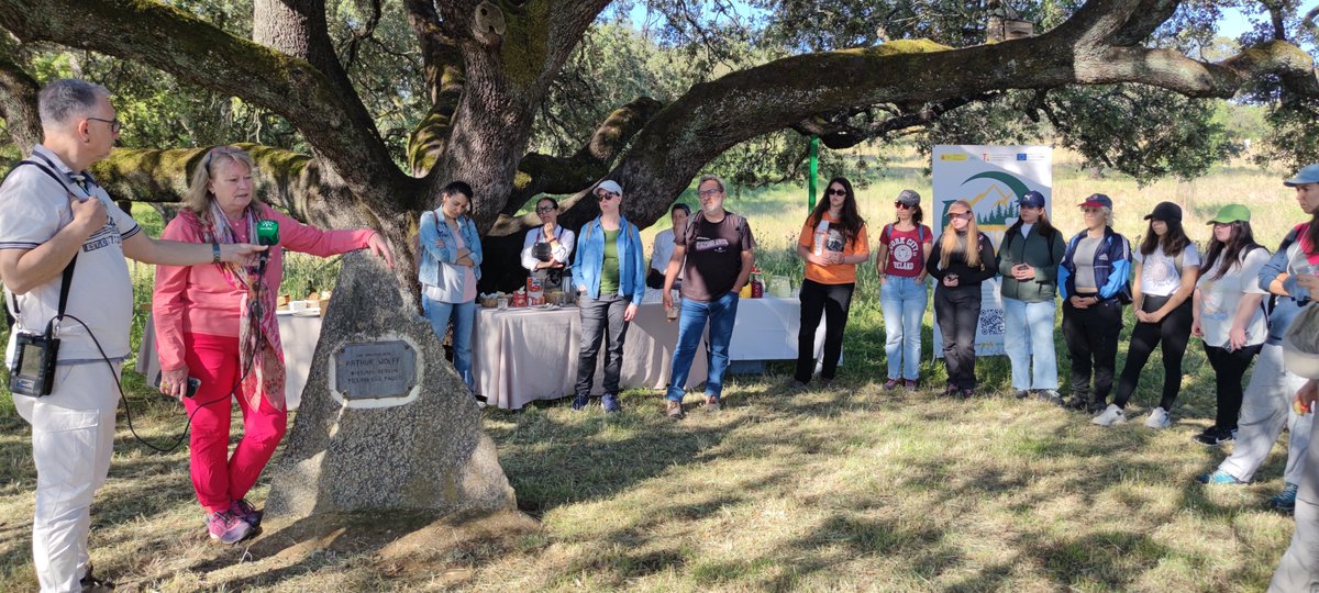 agrodhuelva's tweet photo. El proyecto BioNNOMÍA  muestra los beneficios de la #trashumancia en el medio ambiente. #ganaderiaextensiva @Ecovalia  https://t.co/I3m9DXJTz7 https://t.co/bsWMUpFlAX
