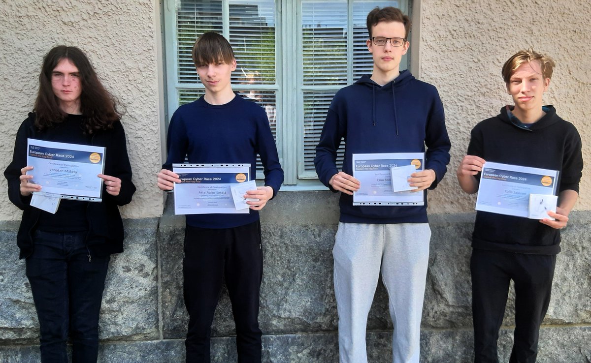 #EuroCyberRace palkintojenjako tänään Kerttulin lukion nelikollemme (Suomen ykkönen ja Euroopan sija nro 16). Onnea menestyneille kilpailijoillemme! #lukio #kyberturva <a href="/CiscoNetAcad/">Networking Academy</a> <a href="/McLarenF1/">McLaren Mastercard Formula 1 Team 🧡</a>