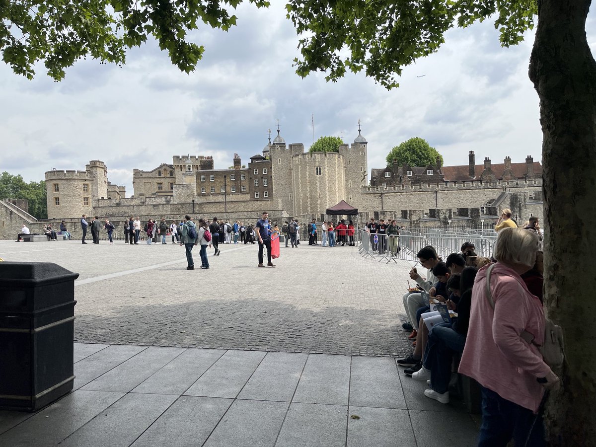 Oak Trees MAT (@oaktreesmat) on Twitter photo Lovely time in London with the fabulous Church Drive team and year 6s. All having fun and just about to go into the Tower of London. Children have been so well behaved and a credit to Oak Trees. Lovely time in London with the fabulous Church Drive team and year 6s. All having fun and just about to go into the Tower of London. Children have been so well behaved and a credit to Oak Trees.